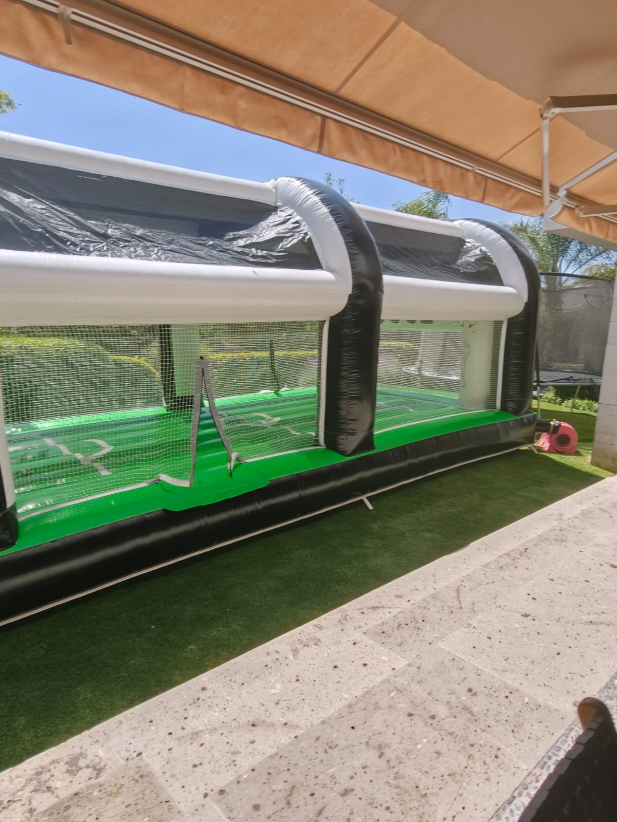 cancha de futbol negra